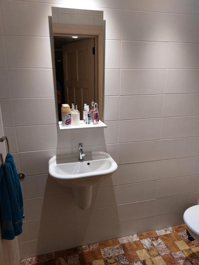 Le Reposoir Maison Spacieuse Avec Feu Au Bois Bertogne Esterno foto
