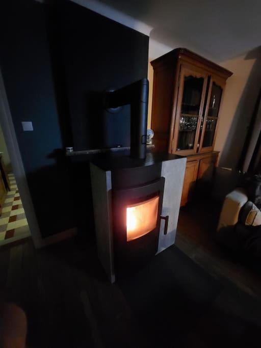 Le Reposoir Maison Spacieuse Avec Feu Au Bois Bertogne Esterno foto