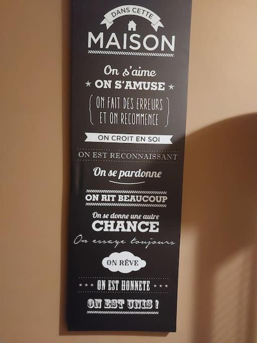 Le Reposoir Maison Spacieuse Avec Feu Au Bois Bertogne Esterno foto