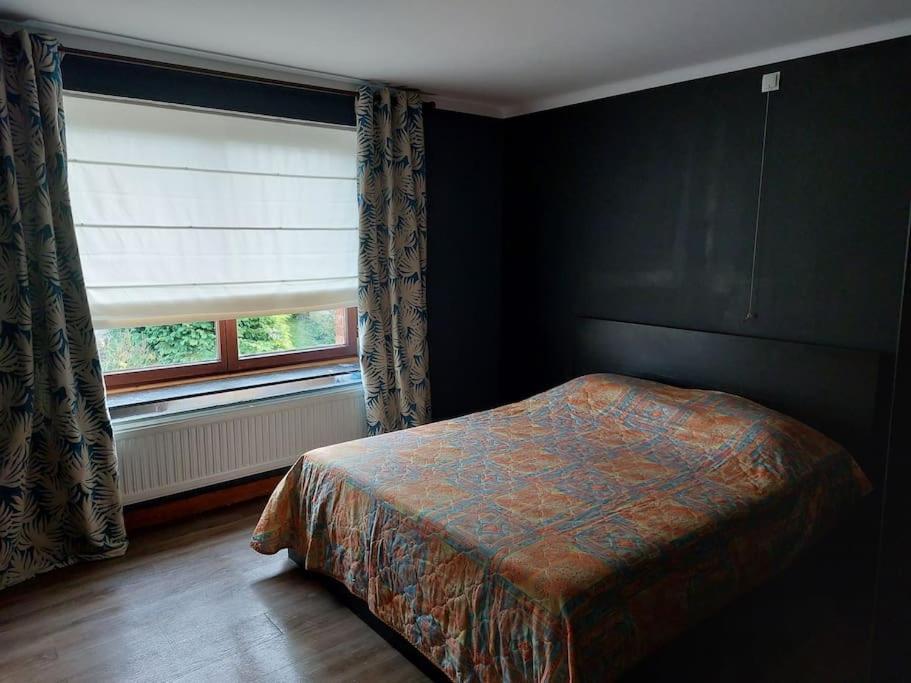 Le Reposoir Maison Spacieuse Avec Feu Au Bois Bertogne Esterno foto