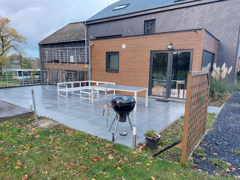 Le Reposoir Maison Spacieuse Avec Feu Au Bois Bertogne Esterno foto