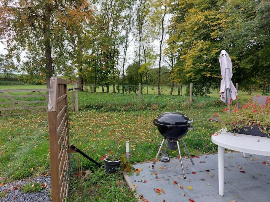 Le Reposoir Maison Spacieuse Avec Feu Au Bois Bertogne Esterno foto